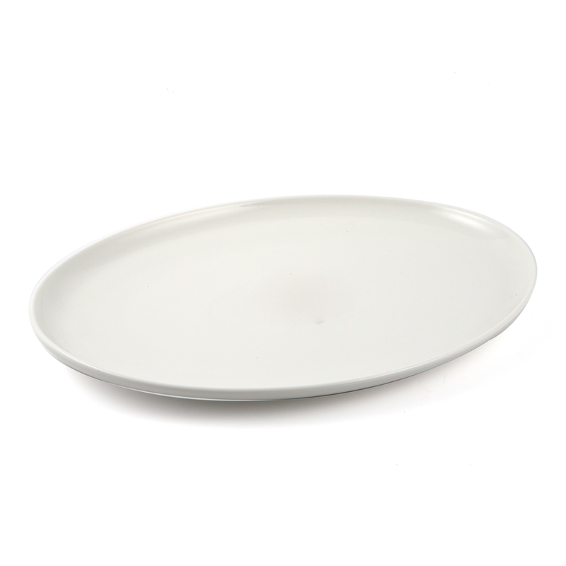 Porceletta Ivory Porcelain Oval Pizza Plate